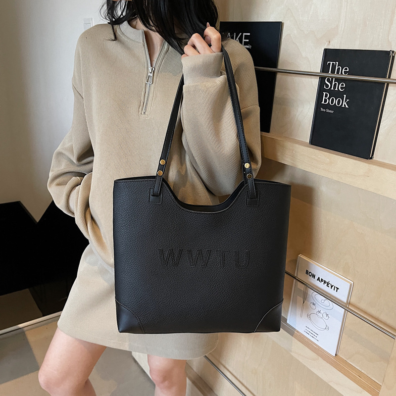 designer casual bag Tote Bag for Women 2025 New Large Capacity Commuter Bag Spring and Summer Versatile High-end Single Shoulder Shopping Bag