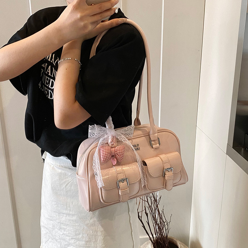 designer Commuting Large Capacity Bag Women's 2025 New Single Shoulder Underarm Bag High-end Handheld Boston Bowling Bag