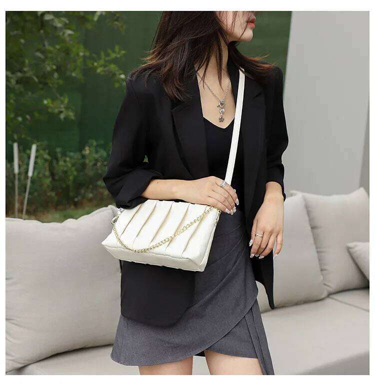 Trendy 2025 Korean Version Pleated Small Square Shoulder Bag - Ins Popular, Versatile Armpit Carry for Women