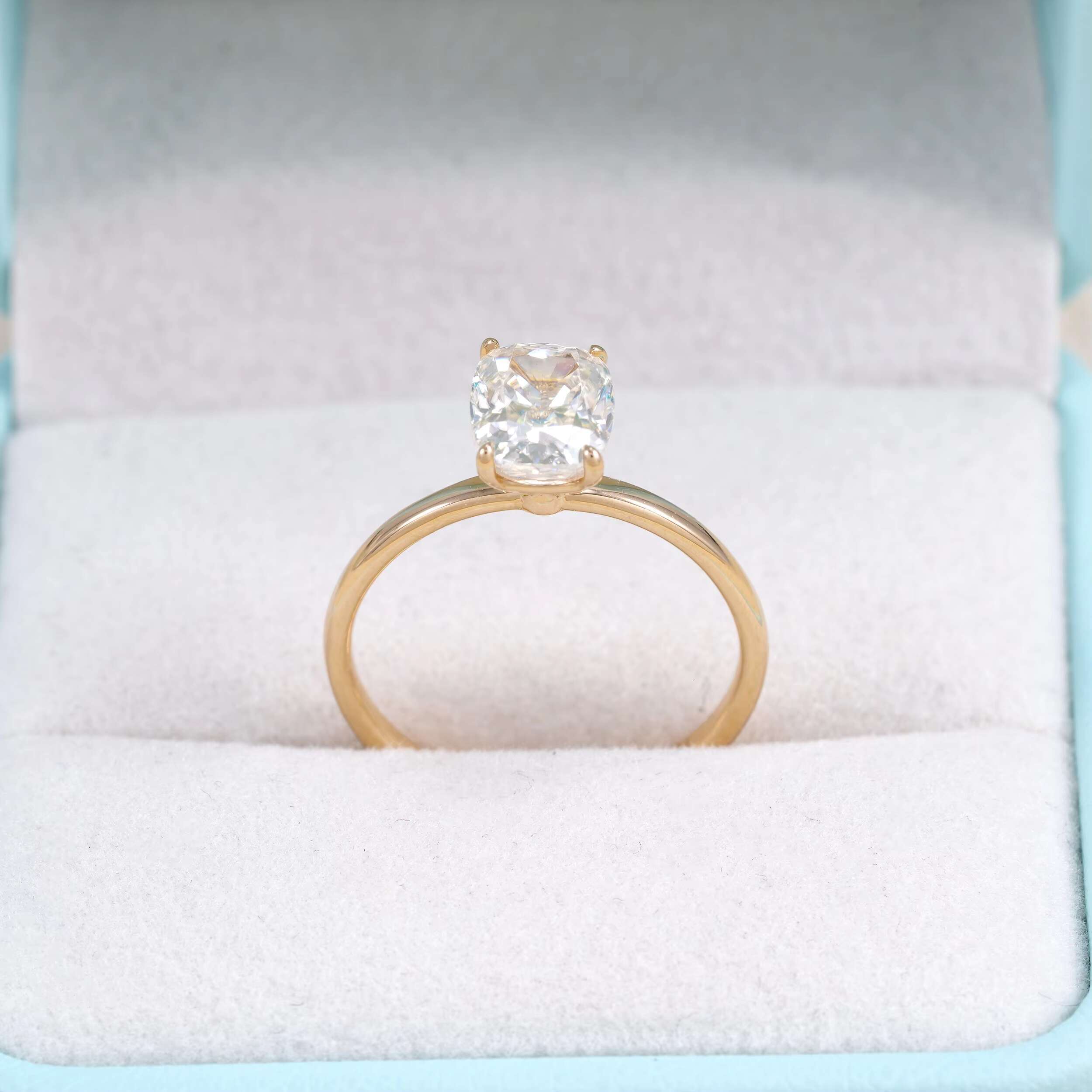 Stylish Classic Design Women Engagement Ring Wedding Jewelry Fine Jewelry 2G 2CT Cushion Cut VVS 14K Moissanite Ring