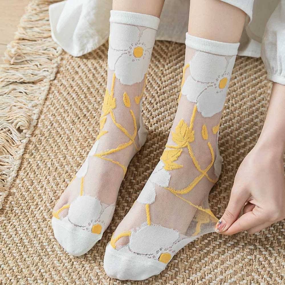 1 Pair Womens France Floral Ultra-Thin Transparent Crystal Silk Socks New Sweet Cute Japanese Summer Mid-Tube Elastic SocksT250602