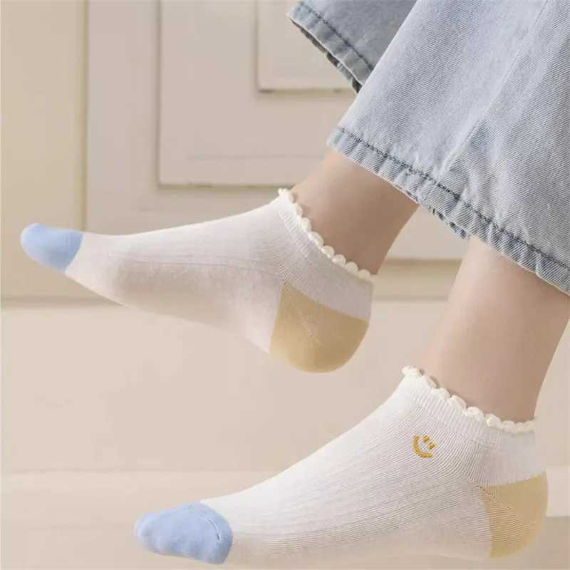 5Pairs/Pack Ankle Socks Summer White Socks Cartoon Smile Face Print Casual Short Socks Women Socks T250602
