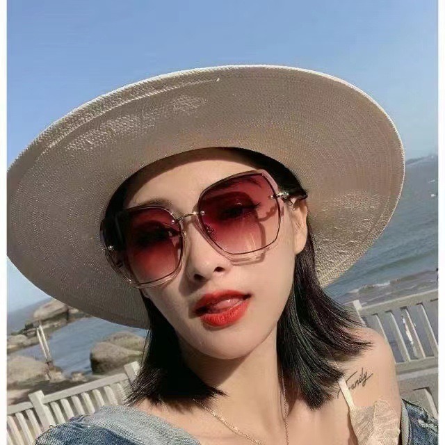 Designer Sunglasses For Women Men Fashion Sunglasses Luxury Polarized Lens Goggle Pilot PC Frame Oversized UV400 Eyewear Luxury Style Sunglasses DS637