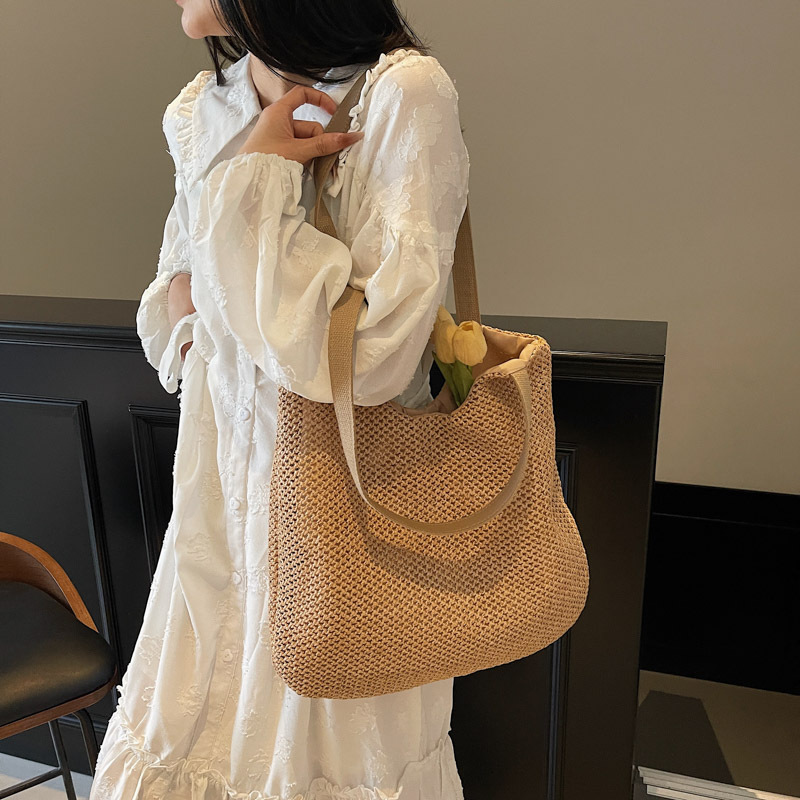 designer Summer Beach Vacation Woven Handbag for Women French Style Beach Bag Mori Hollow Straw Mesh Tote Bag