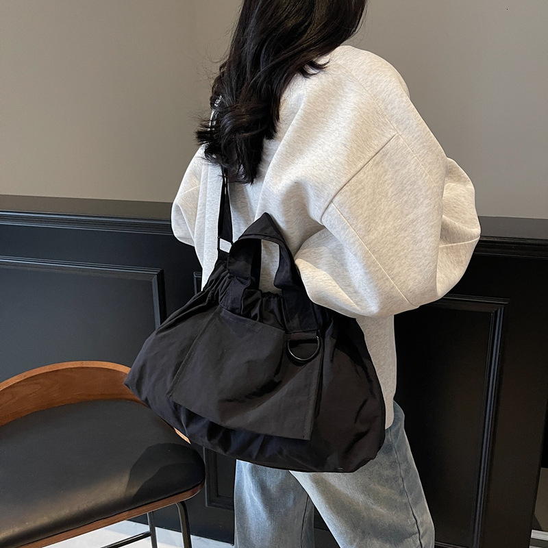 Korean Style New Fashion Nylon Pleated Handbag Niche Lightweight Solid Color Single Shoulder Crossbody Bucket Bag