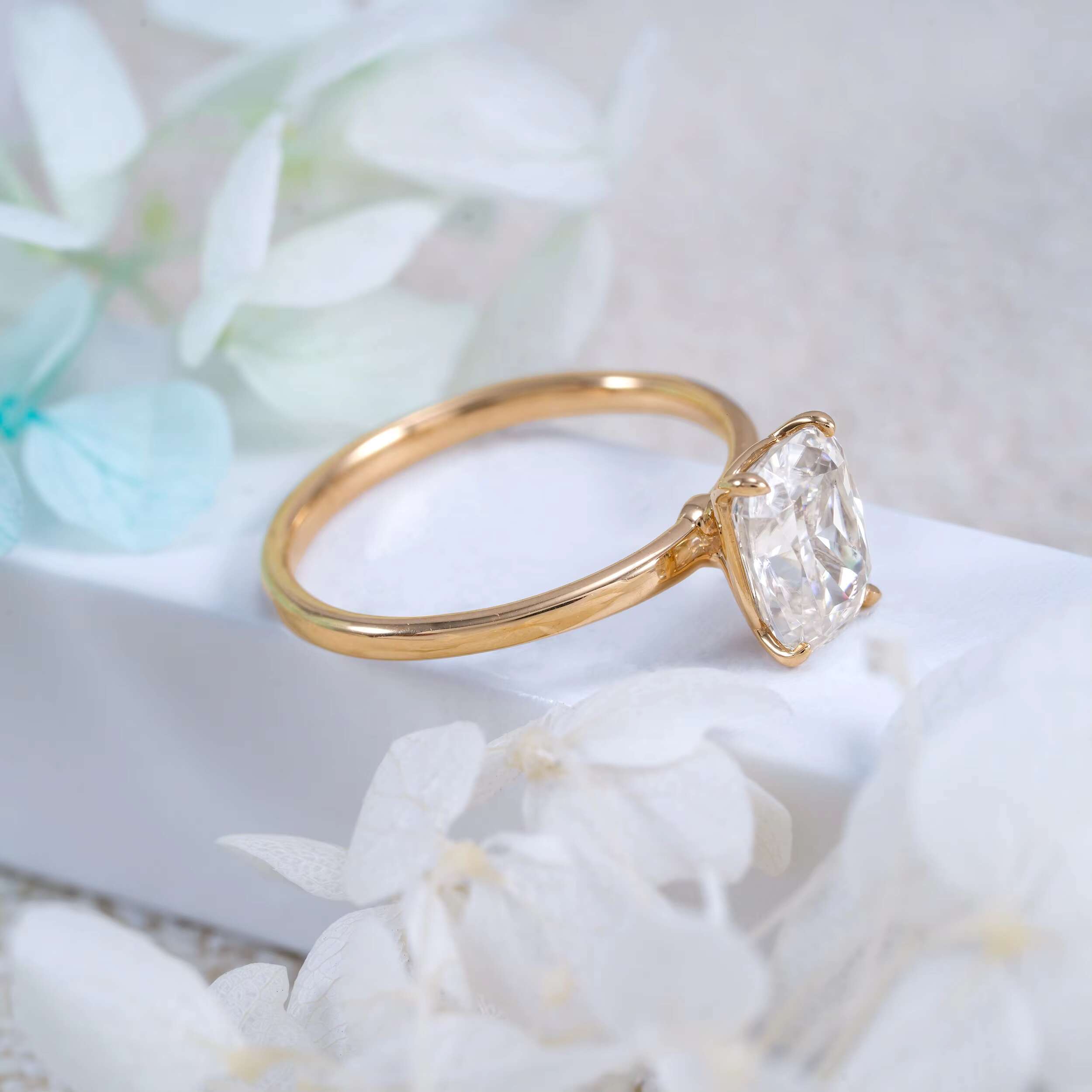 Stylish Classic Design Women Engagement Ring Wedding Jewelry Fine Jewelry 2G 2CT Cushion Cut VVS 14K Moissanite Ring
