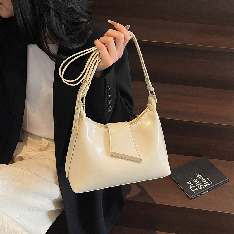 Women Summer Glossy PU Delicate Crossbody Bag High Grade Buckle Zipper One Shoulder Bags Versatile Commute Underarm Packs ddmynov