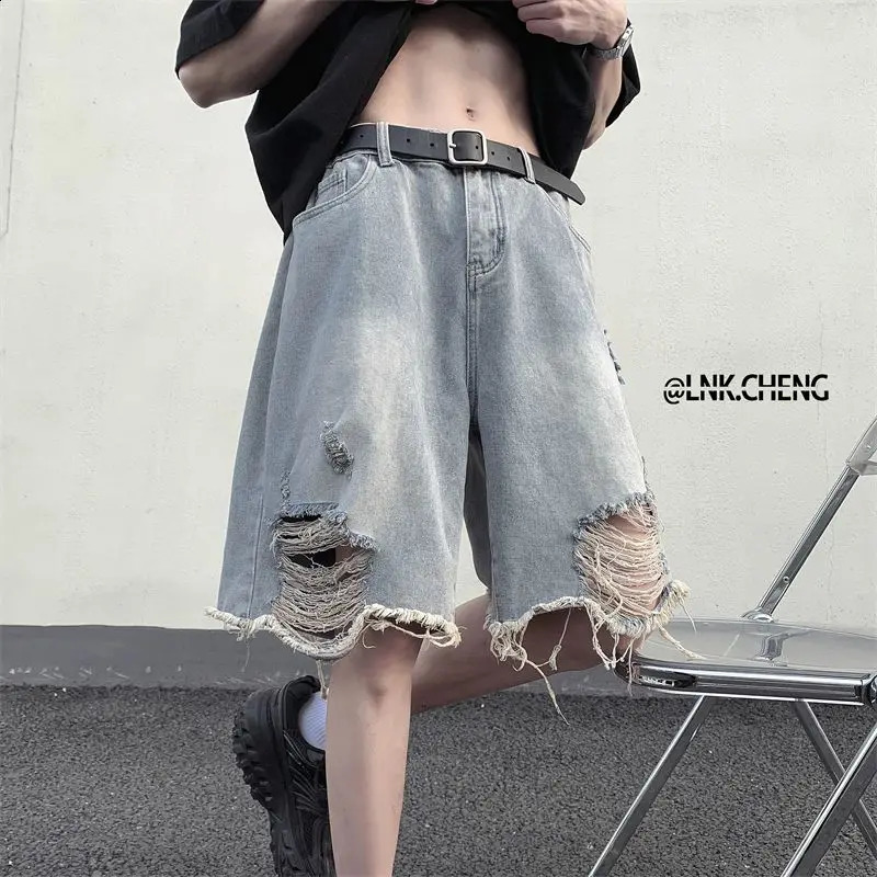 Mens Loose Wide-leg Retro Beggar Five-point Ripped Denim Shorts 250529