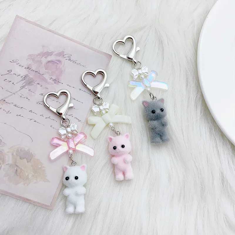 Cartoon Flocking Cat Pendant Keychain Pearl Heart Bow Shaped Key Ring For Women Girls Cute Camera Bag Pendant Decoration Gifts XJ250602