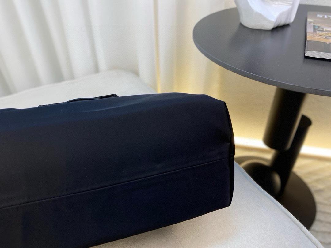 New handbag, one shoulder versatile tote bag, crossbody bag, women's waterproof nylon bag, lightweight bucket shopping bag