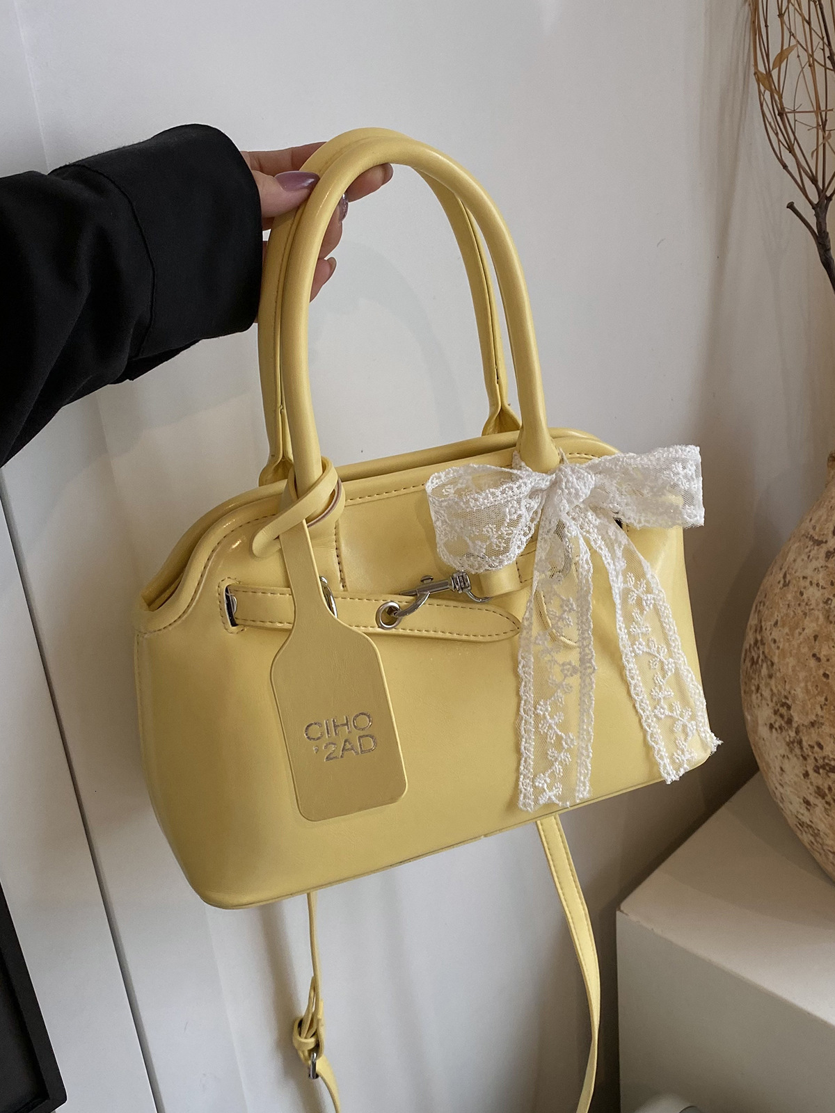 designer Korean Niche Handbag for Women 2025 New Spring Fashion Commuter Handbag High-end Versatile Crossbody Bag