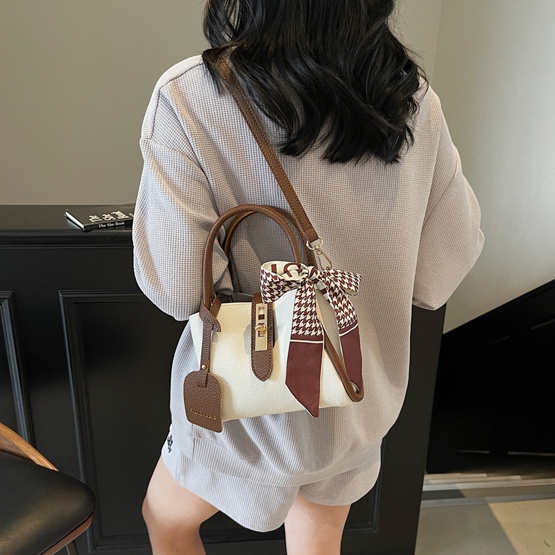 designer 2025 New Retro Light Luxury Simple Large Capacity Handheld Bucket Bag for Women High-Quality Texture Mother-Daughter Single Shoulder Crossbod