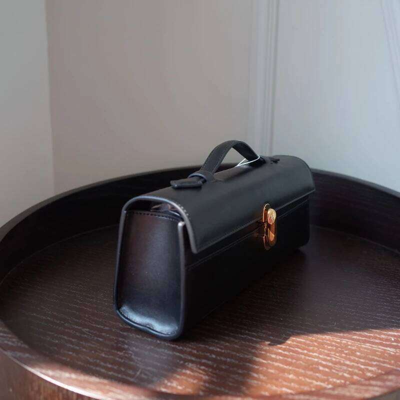French Elegant Simple Women's Flip Three-Dimensional Classic Solid Color Design Stylish Purse 2025 New Vintage Handbag