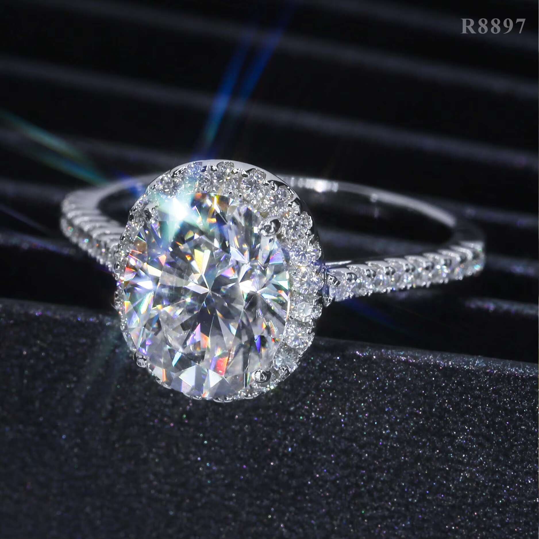 Women Fashion Design Halo Diamond Style Oval Cut VVS Moissanite Diamond 2.36CT Engagement Wedding Ring