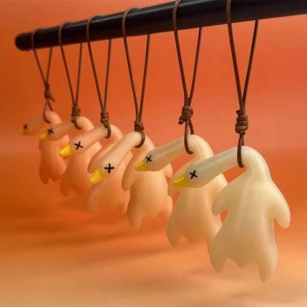 Monking Funny Color Changing Duck Keychain UV Photochromic Simulation Roast Duck Car Pendants Keyring for Handbag Accessories Gift XJ250602