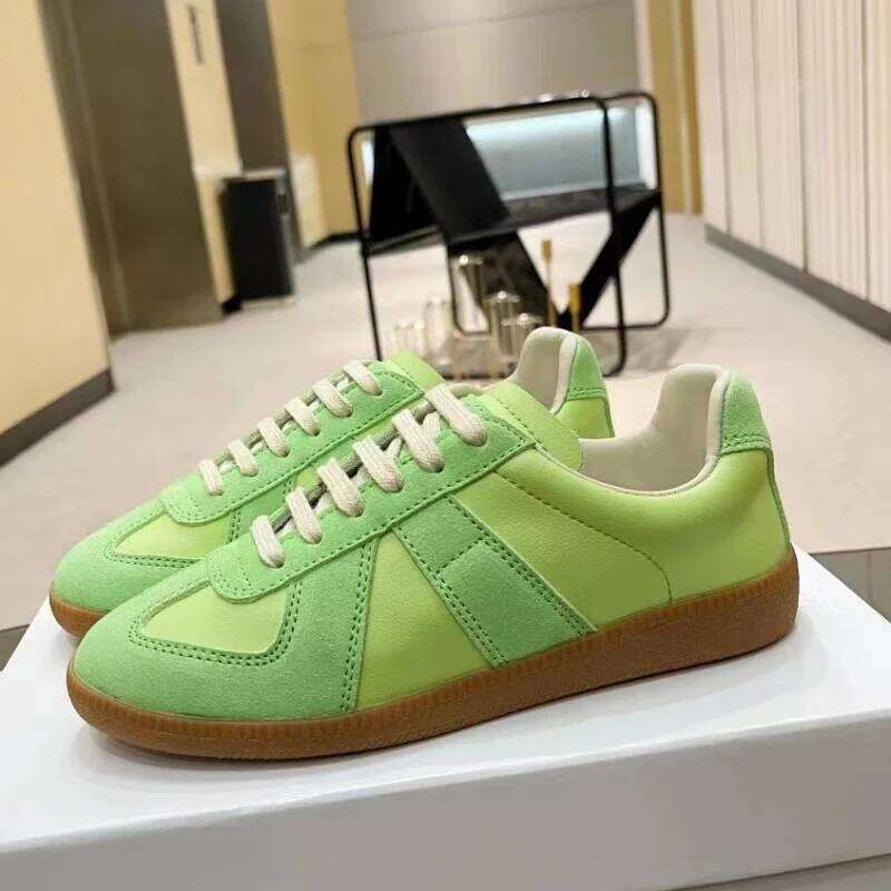 2025 Fashion Design Men Women Round Toe New Casual Sports Shoes Flat Bottom Patchwork Lace Up Walking Sneakers