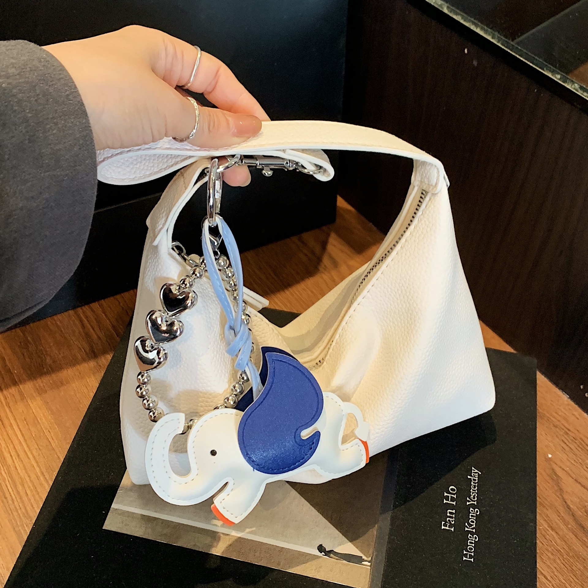 designer Minimalist Lychee Texture Underarm Small Bag for Women 2025 New Trend Spring Fashion Handbag Versatile Shoulder Crossbody Bag