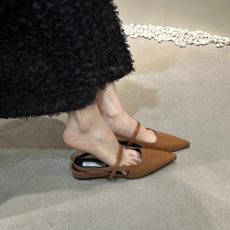2025 Spring New Flat Closed-Toe Sandals Soft Leather Slip-On Pointed Toe Shallow Mouth Versatile Elegant Women's Shoes