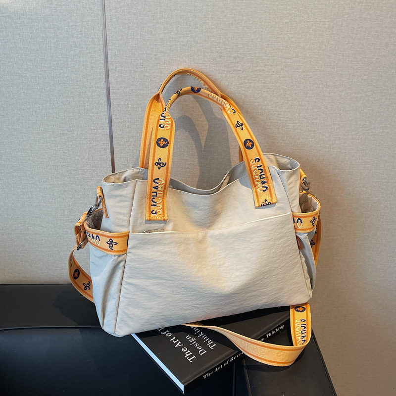 Korean Fashion Tote Women 2025 New Nylon Commuter for College Students Class Shoulder Street Style Large Bag