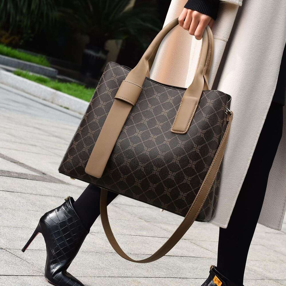 Women s New Vintage Floral Handbag Fashionable High end Crossbody Large Capacity Commuter Tote Bag