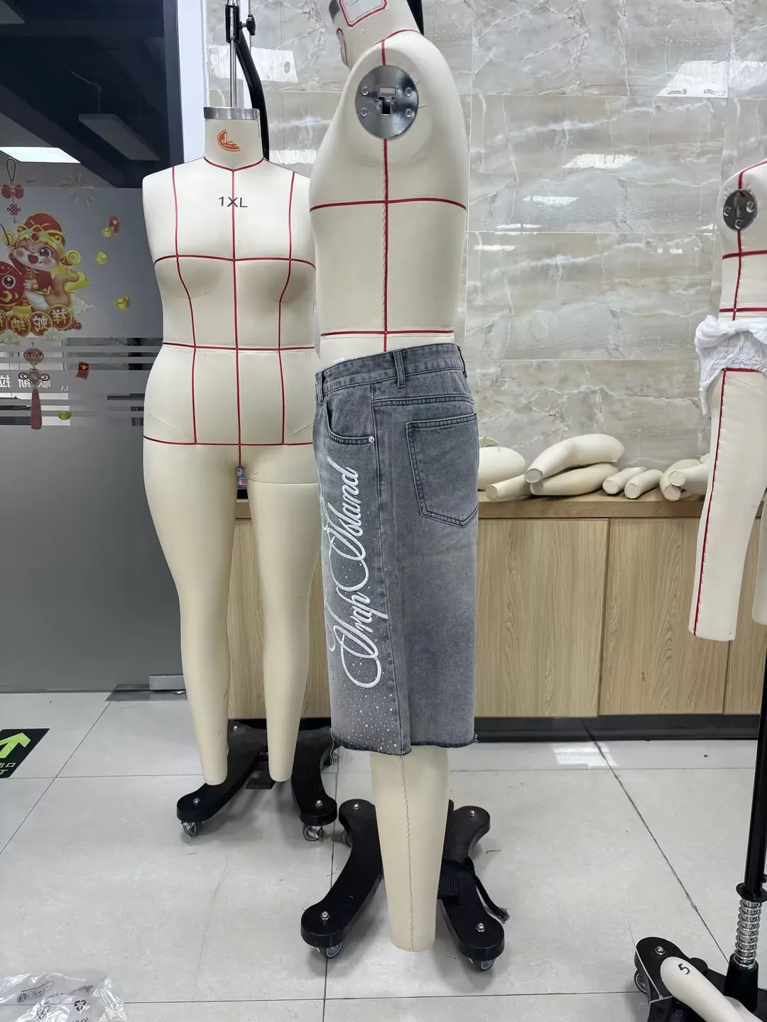 Mens Summer Casual Denim Shorts Knee Length Trendy Letter Embroidered Jeans Fashion Streetwear 250529Z