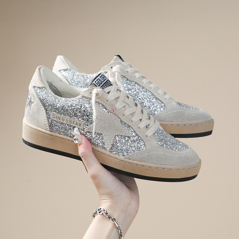 designer shoes new Korean distressed sneakers for women, with an aged look star sequins a preppy style laces and a casual sneaker They are both casual