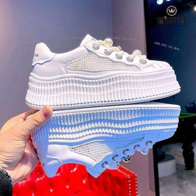 Fashion Shell Head Little White Women's 2025 Summer Popular Pearl Lace Up Platform Board Shoes Sweet Girl Casual Sneakers