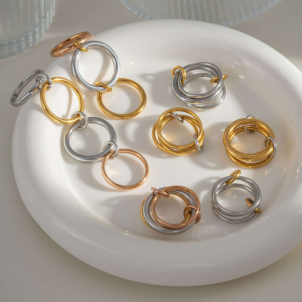 Hot Selling Stackable Plain Band Interlocking Personality Design Elegant Rings Non-Fading Stainless Steel Jewelry