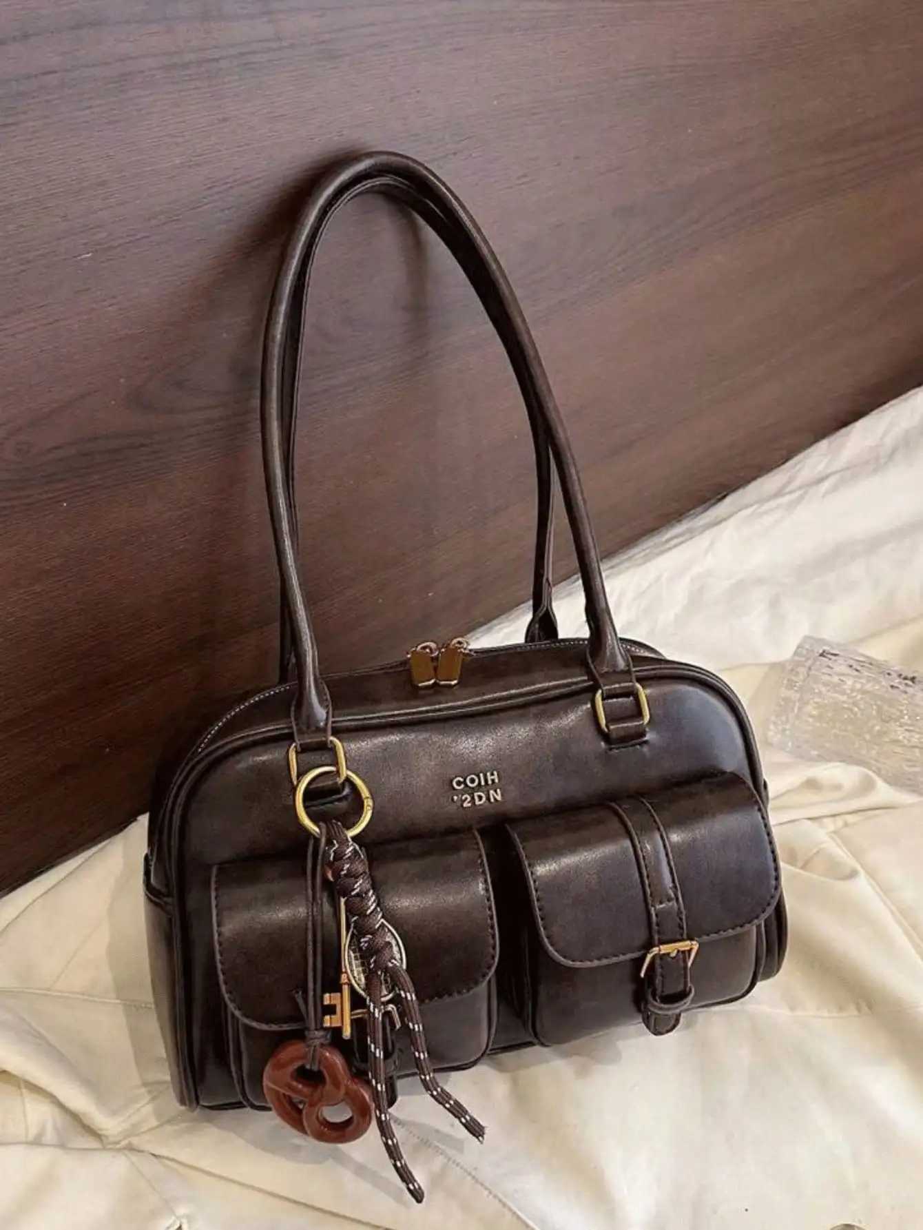 Vintage Brown for Women Crossbody Shoulder Bag with Metal Buckles Keychain Stylish Spacious Daily Purse Y250603