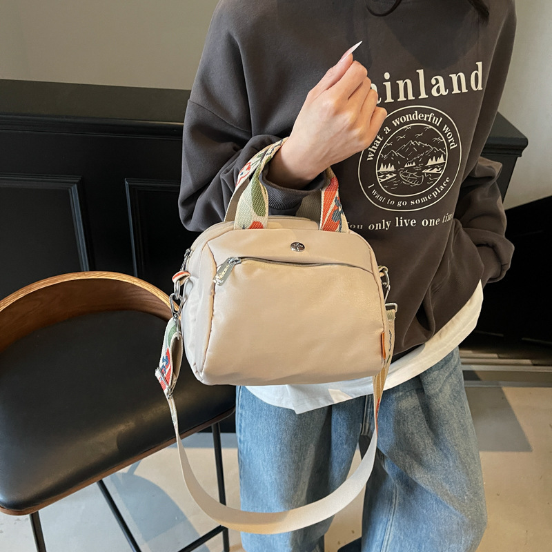 Fashion Commuter Handbag for Women 2025 New Versatile Color-Block Casual Shoulder Crossbody Two-in-One Travel Small Square Bag