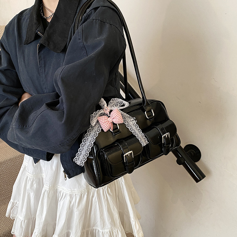 designer Commuting Large Capacity Bag Women's 2025 New Single Shoulder Underarm Bag High-end Handheld Boston Bowling Bag