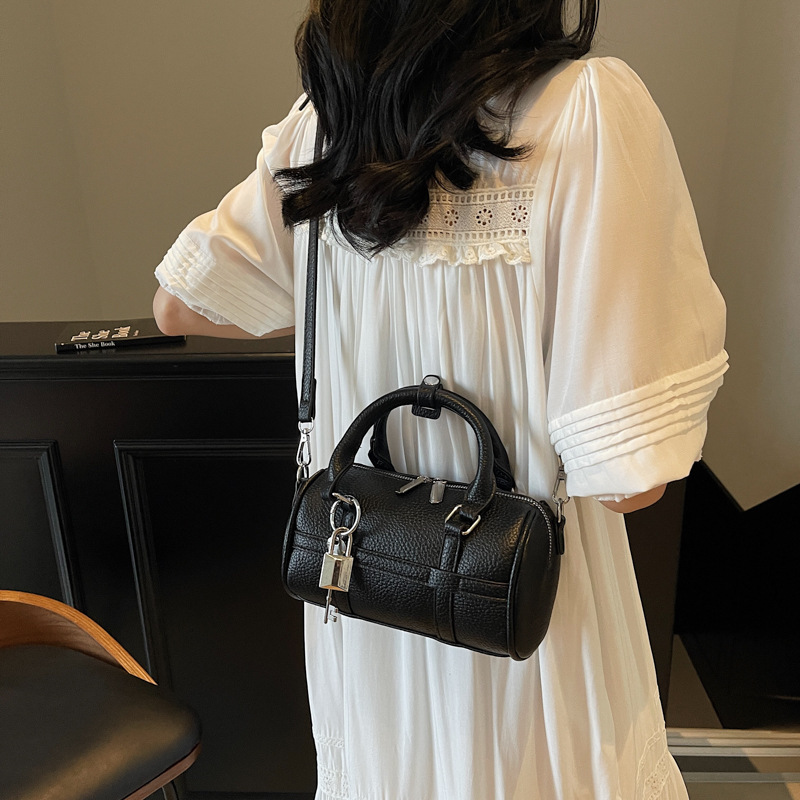 designer casual bag Texture Boston Bag 2025 Summer New Handbag Lychee Pattern Shoulder Bag Personality Women's Crossbody Bag