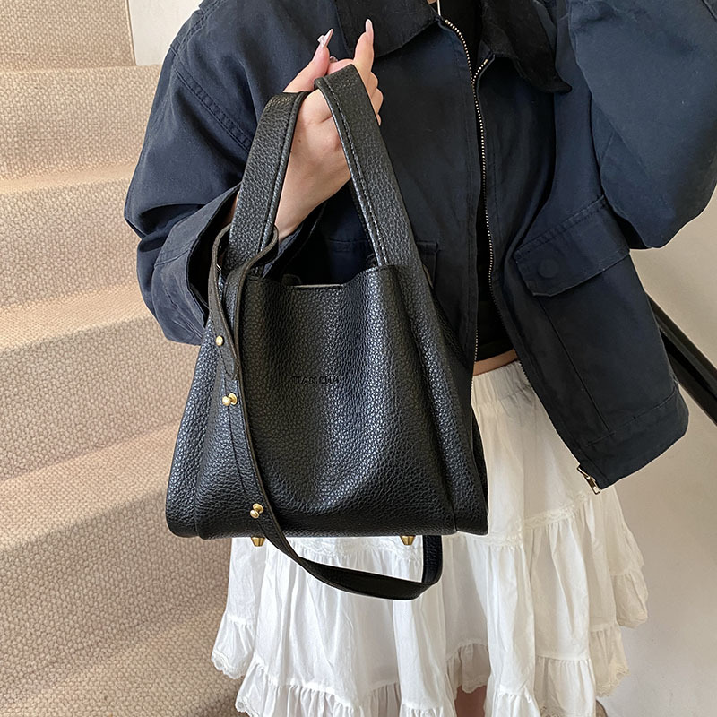 designer High-end Niche Women's Bag Spring Summer 2025 New Fashion Single Shoulder Crossbody Bag Versatile Women's Hot-selling Bucket Bag