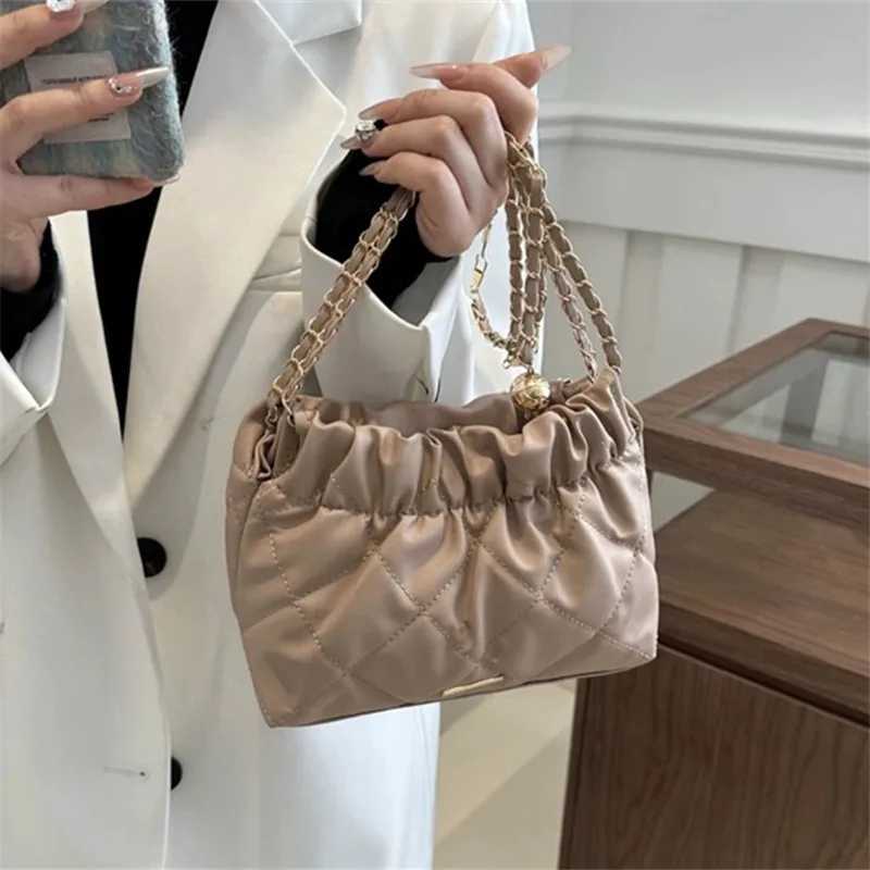 Chic Quilted Embroidered Thread Pu Womens Bag Fashion Chain Single Shoulder Bag Stylish Crossbody Bag Perfect for Everyday Use Y250603