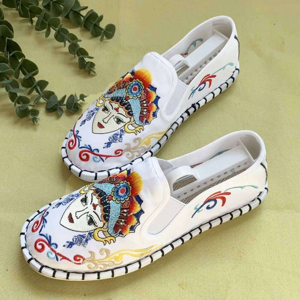 Hanfu for Women Sneakers Men Ethnic Style Embroidery Chinese style Streetwear Fashion Casual Vintage Old Beijing Shoes