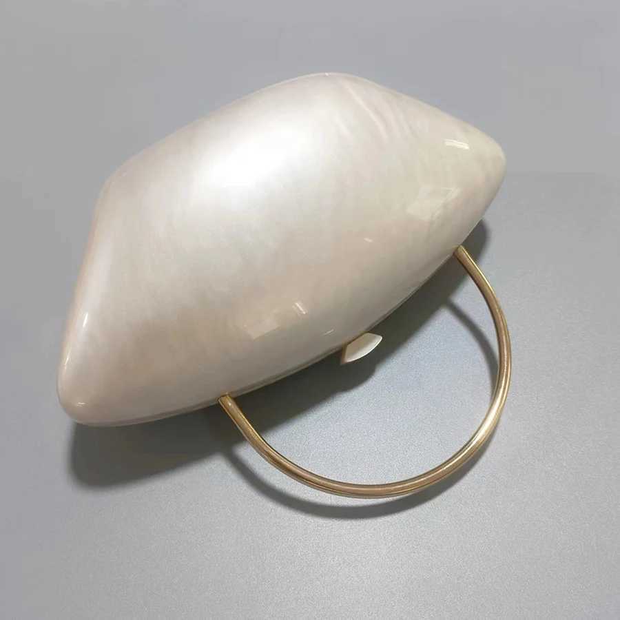 Designer Acrylic Shell Shape Clutch Bag Pearl White Women Evening Party Bag Cute Metal Handle Shoulder Crossbody Bag Small Purse Z250603