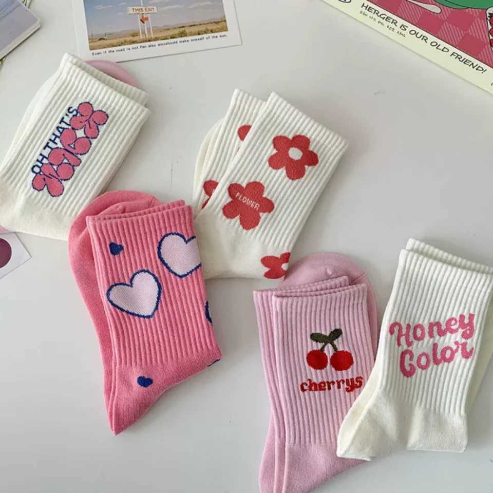 5 Pairs of Womens Summer Ins Trendy Sweat-Absorbent Spring and Autum Cute Heart Flower Letter Socks for WomenT250602