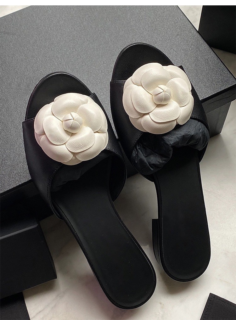 Womens Camellia Patterned Genuine Leather Flip Flops - Comfortable Flat Bottom Sandals for Summer