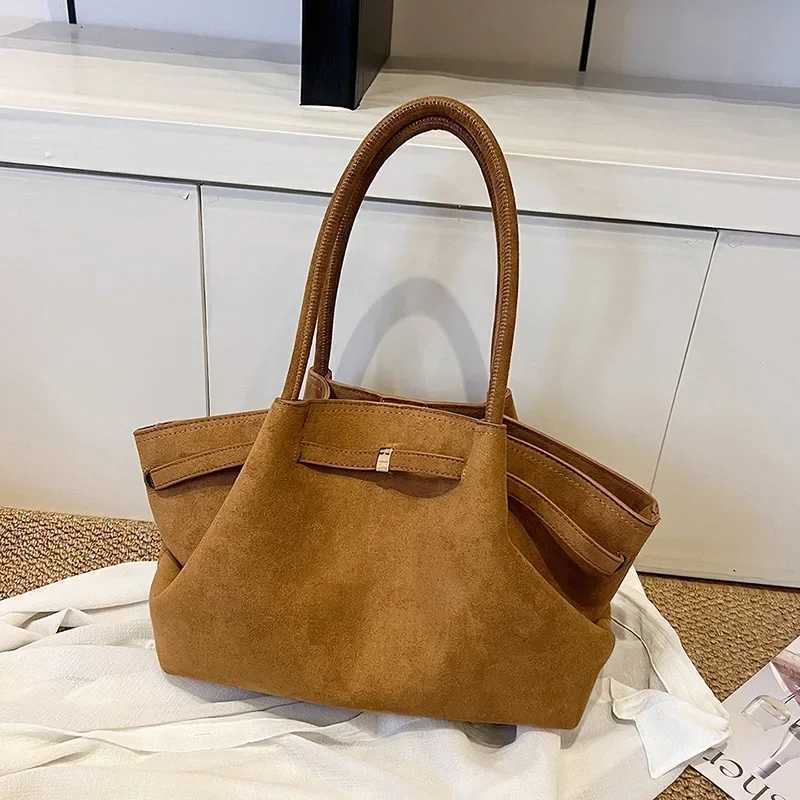 Popular Women Niche Handbag Large Capacity Female Shoulder Bag Wedding Tote Commuter Underarm Bag Design Fashion Handbag 2025 W250602