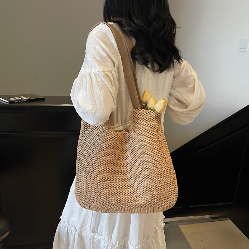 designer Summer Beach Vacation Woven Handbag for Women French Style Beach Bag Mori Hollow Straw Mesh Tote Bag