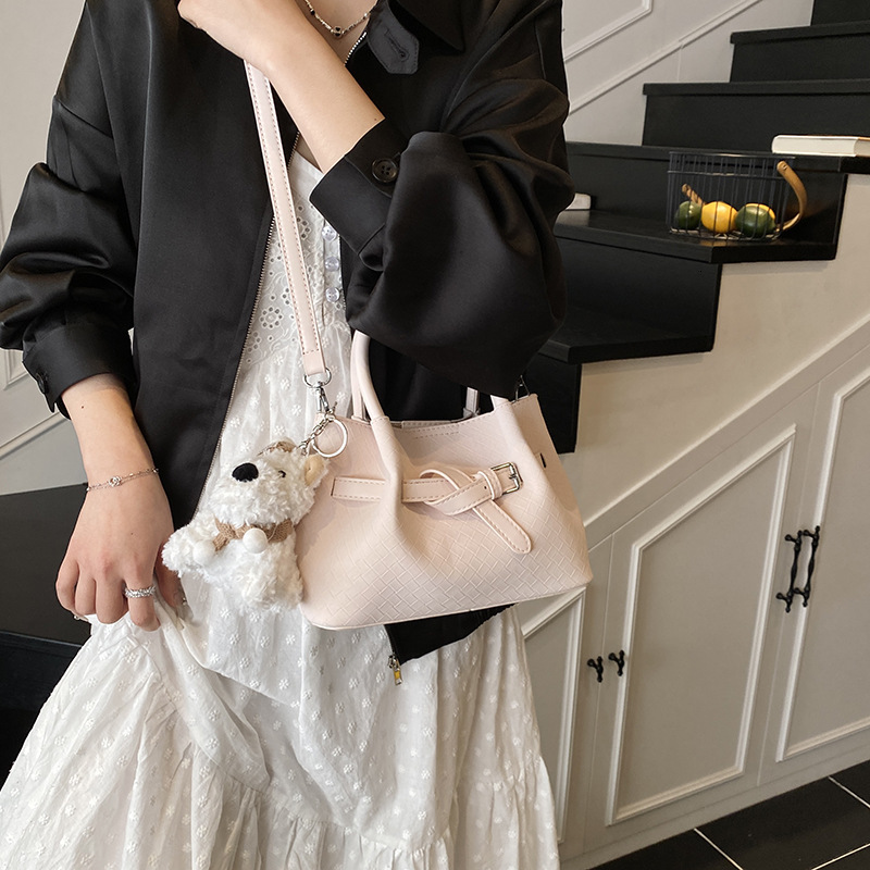 designer High-End Fashion Large Capacity Handheld Bucket Bag for Women 2025 New Stylish Light Luxury Versatile Shoulder Crossbody Bag