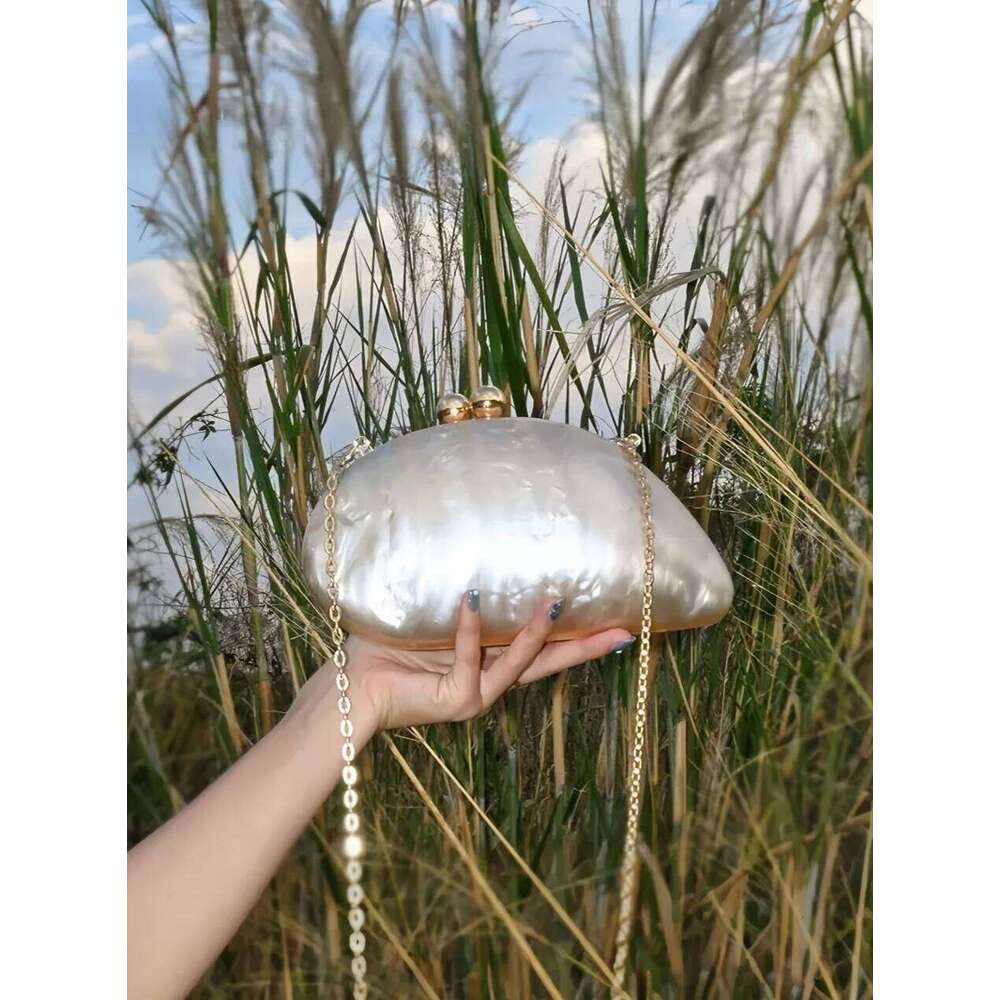 new Acrylic 2025 Lady Fashion and Personalized Dinner Bag Single Shoulder Crossbody cute ivory pearl color purse