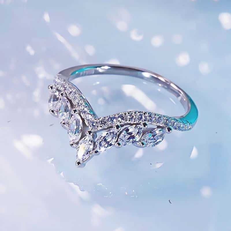 2*4 Maquise V-band ring S925 sterling silver Simple fashionable hot-selling star can be worn individually or together, making your ring finger look ev