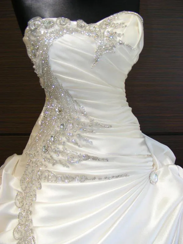 Real Images 2025 A-Line Wedding Dresses - Strapless Sweetheart Neckline With Ruffled Skirt Bridal Gowns F0207