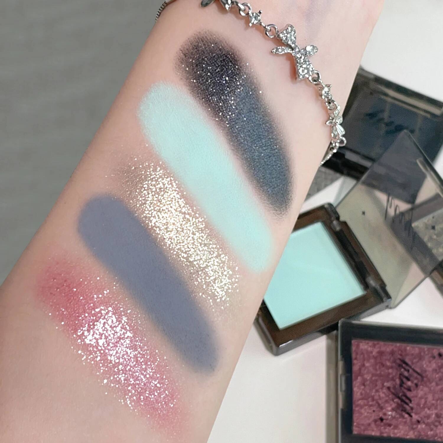 HISYI Dark Magic Monochrome Shadow Pearlescent Matte Sequin Glitter Powder Eye Brightening Natural Makeup
