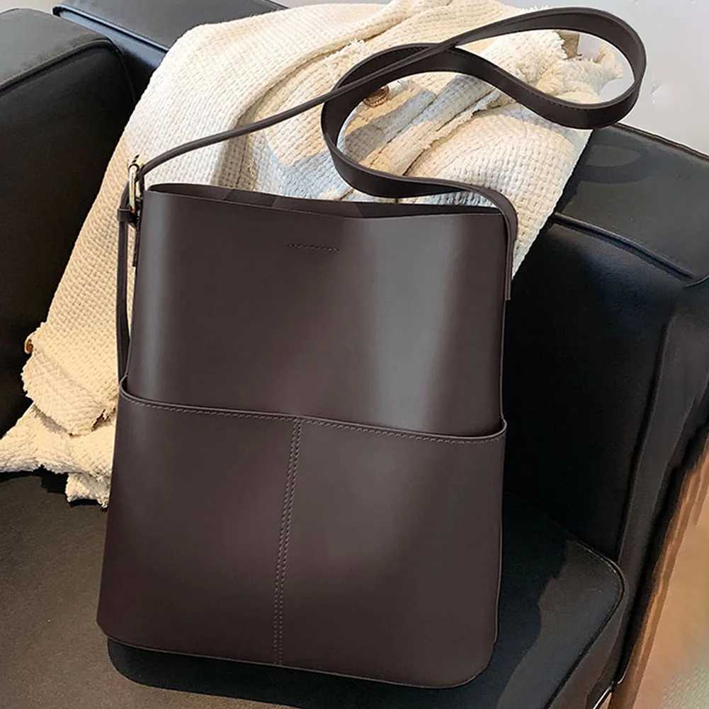Women Leather Bucket Bag Multi Pocket Shoulder Tote Bag Versatile Satchel Hobo Bag Messenger Bag Outdoor Travel Bag W250602