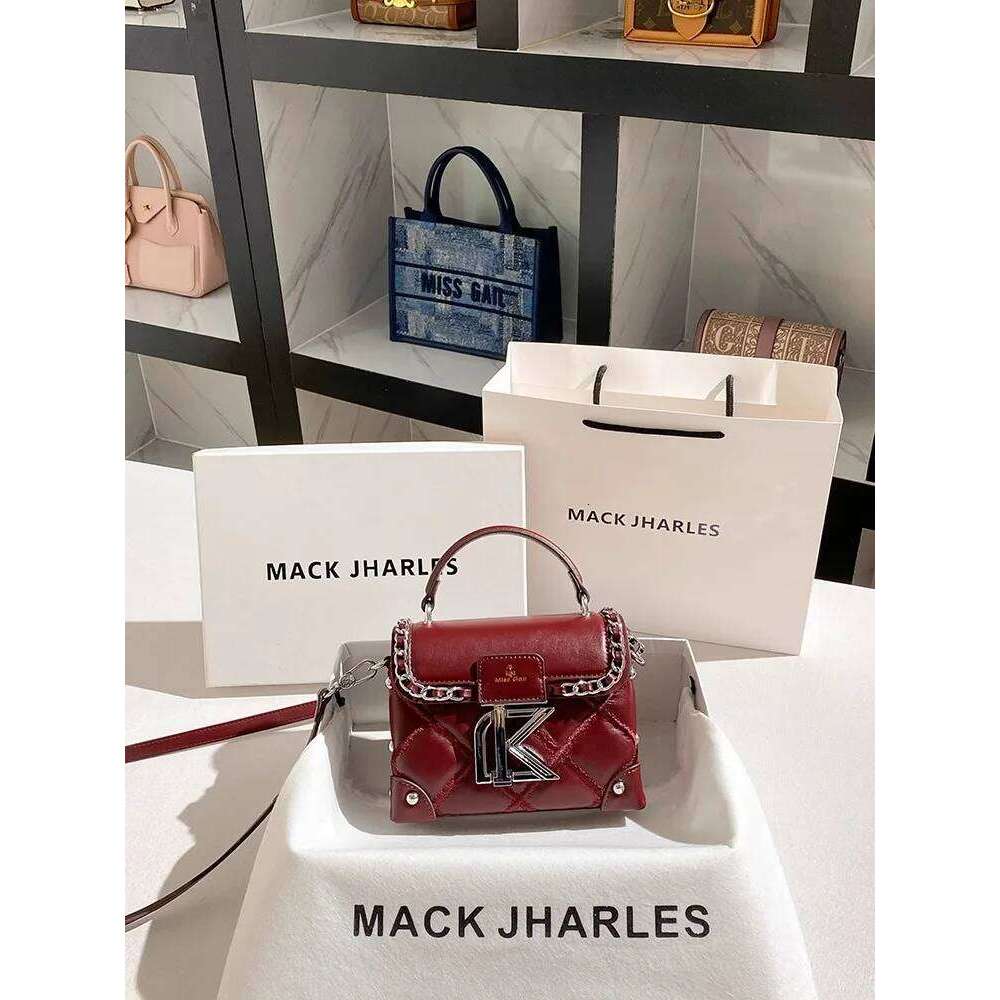 2025 Retro Handheld Evening Cosmetic With Premium Leather And Delicate Metal Design Women's Fashion Shoulder Bag