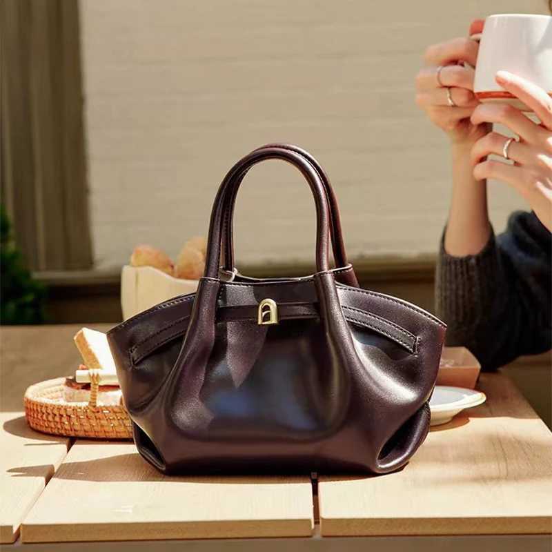 High-end Leather Dumpling Bag All-match Fashion Red Basket Bag Luxury Brand Gold Button Designer Shoulder Commuter Retro Handbag W250602