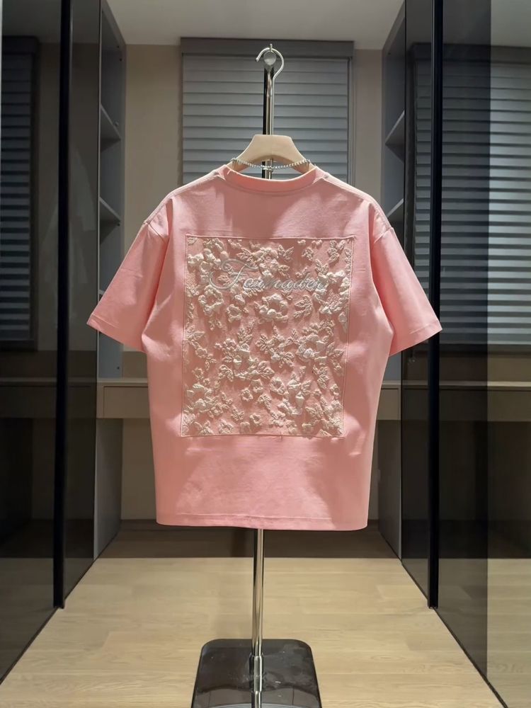 2025 Summer New 3D Relief Short Sleeve T-shirt for Men, with a niche design featuring embroidered half sleeves and a simple yet stylish designer
