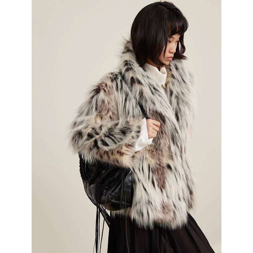 Winter Colorful Thickened Warm Hairy Shaggy Faux Fox Fur Coat Women Short Loose Fluffy Jacket 2025